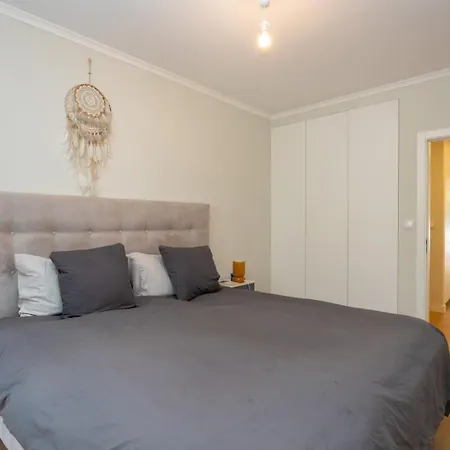 2br Terrasse Townhouse Style With Ac | By Airnest